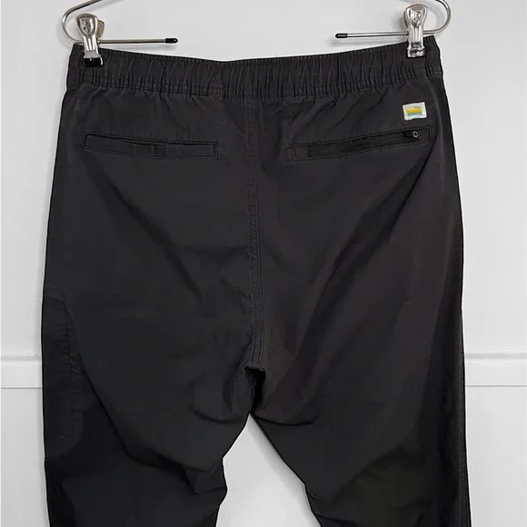 Vuori Men's Ripstop Drawstring Climber Pants in Charcoal - Picture 10 of 12